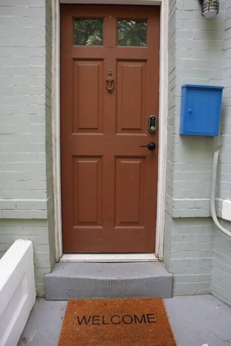 3-Bedroom House With Cute Patio Explore Dc On Foot 워싱턴 외부 사진