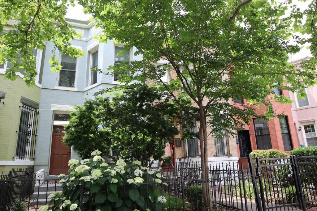 3-Bedroom House With Cute Patio Explore Dc On Foot 워싱턴 외부 사진