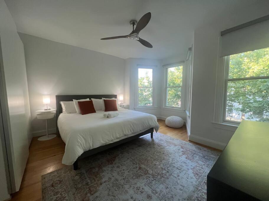 3-Bedroom House With Cute Patio Explore Dc On Foot 워싱턴 외부 사진