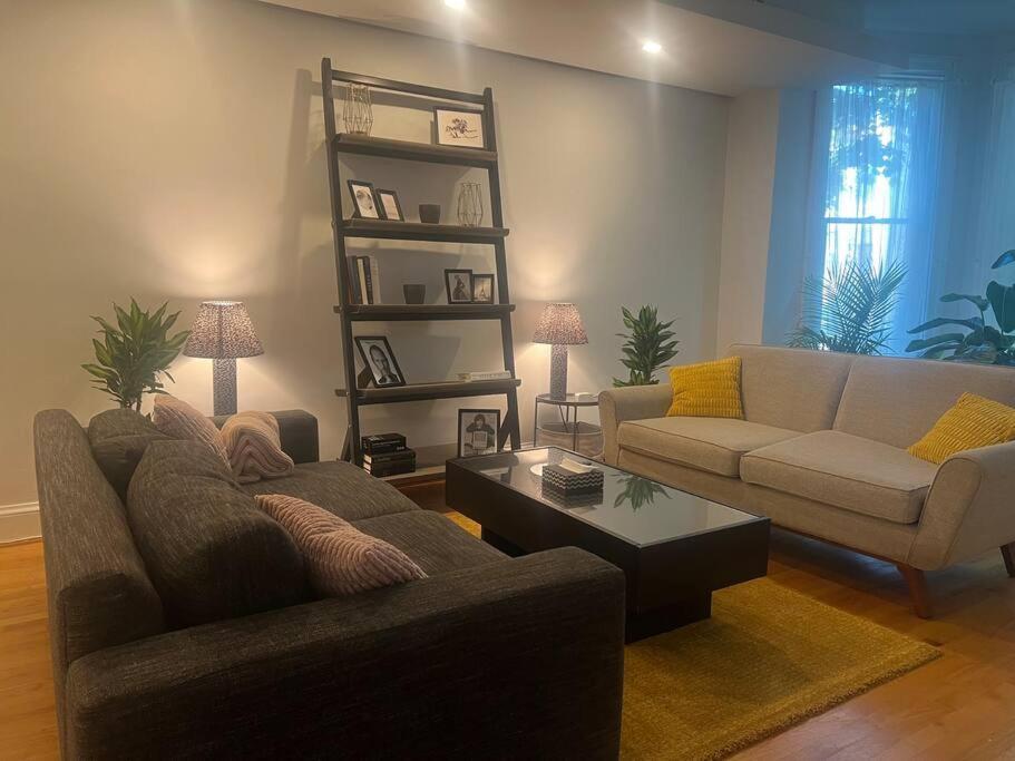 3-Bedroom House With Cute Patio Explore Dc On Foot 워싱턴 외부 사진