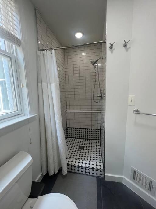 3-Bedroom House With Cute Patio Explore Dc On Foot 워싱턴 외부 사진